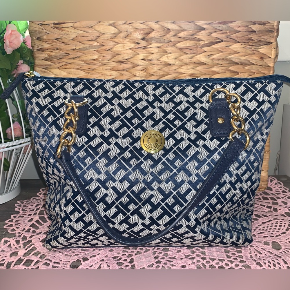 Tommy Hilfiger Tote NWOT